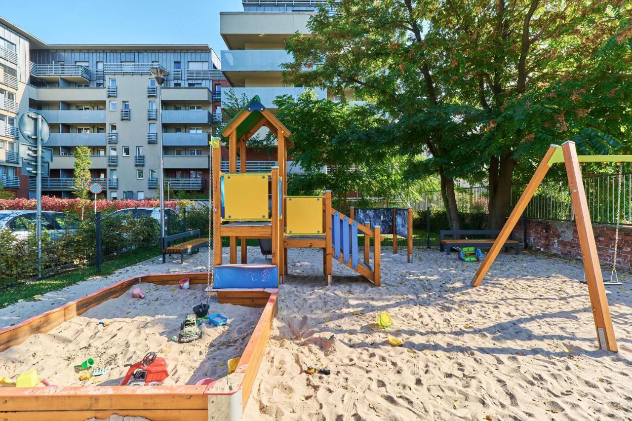 Nowa Teczowa Apartments Promenada Staromiejska By Noclegi Renters Wrocław Eksteriør bilde