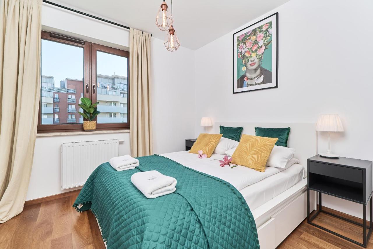 Nowa Teczowa Apartments Promenada Staromiejska By Noclegi Renters Wrocław Eksteriør bilde