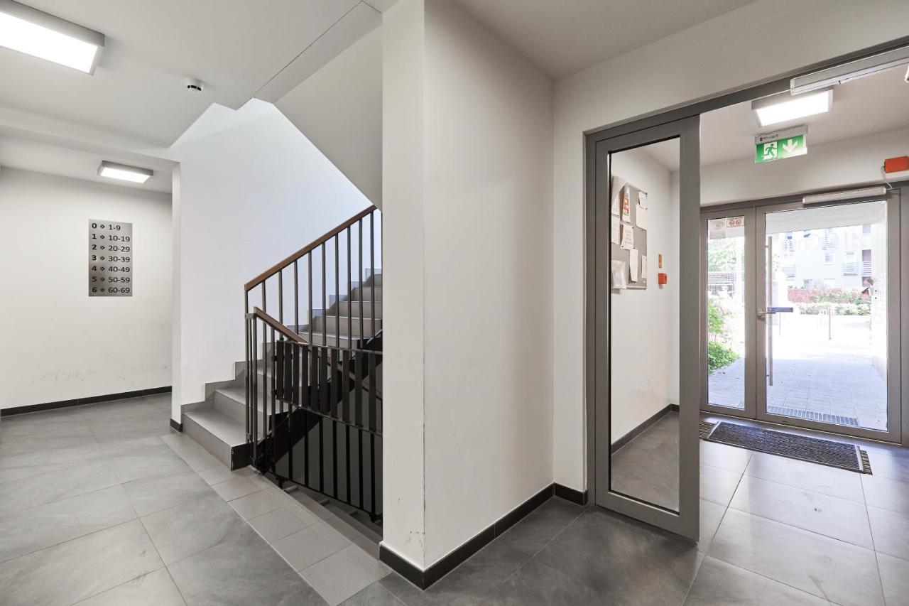 Nowa Teczowa Apartments Promenada Staromiejska By Noclegi Renters Wrocław Eksteriør bilde
