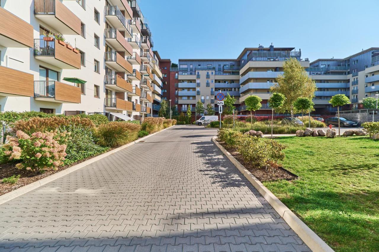 Nowa Teczowa Apartments Promenada Staromiejska By Noclegi Renters Wrocław Eksteriør bilde