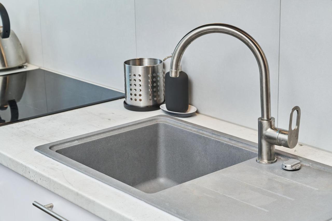 Nowa Teczowa Apartments Promenada Staromiejska By Noclegi Renters Wrocław Eksteriør bilde