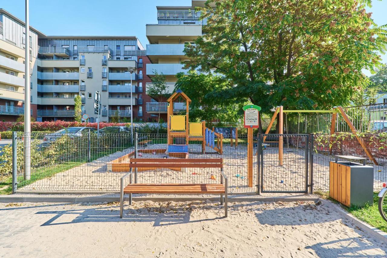 Nowa Teczowa Apartments Promenada Staromiejska By Noclegi Renters Wrocław Eksteriør bilde